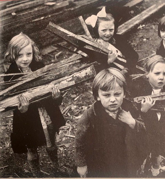 Air of Glory. A Wartime Scrapbook